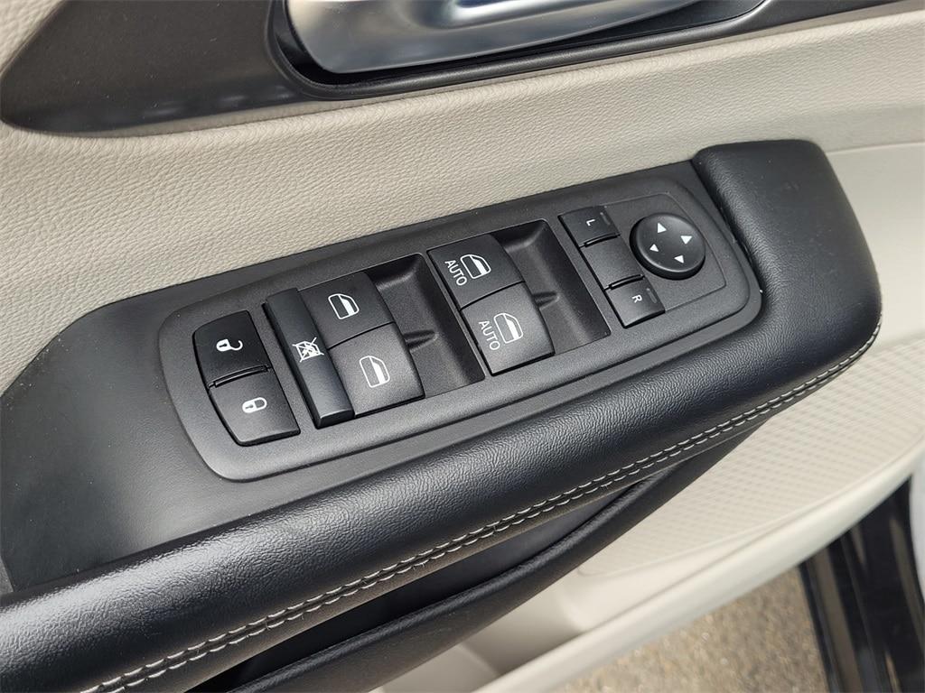 used 2022 Chrysler Pacifica Hybrid car, priced at $29,695