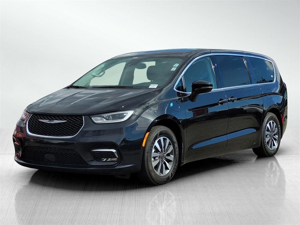 used 2022 Chrysler Pacifica Hybrid car, priced at $29,695