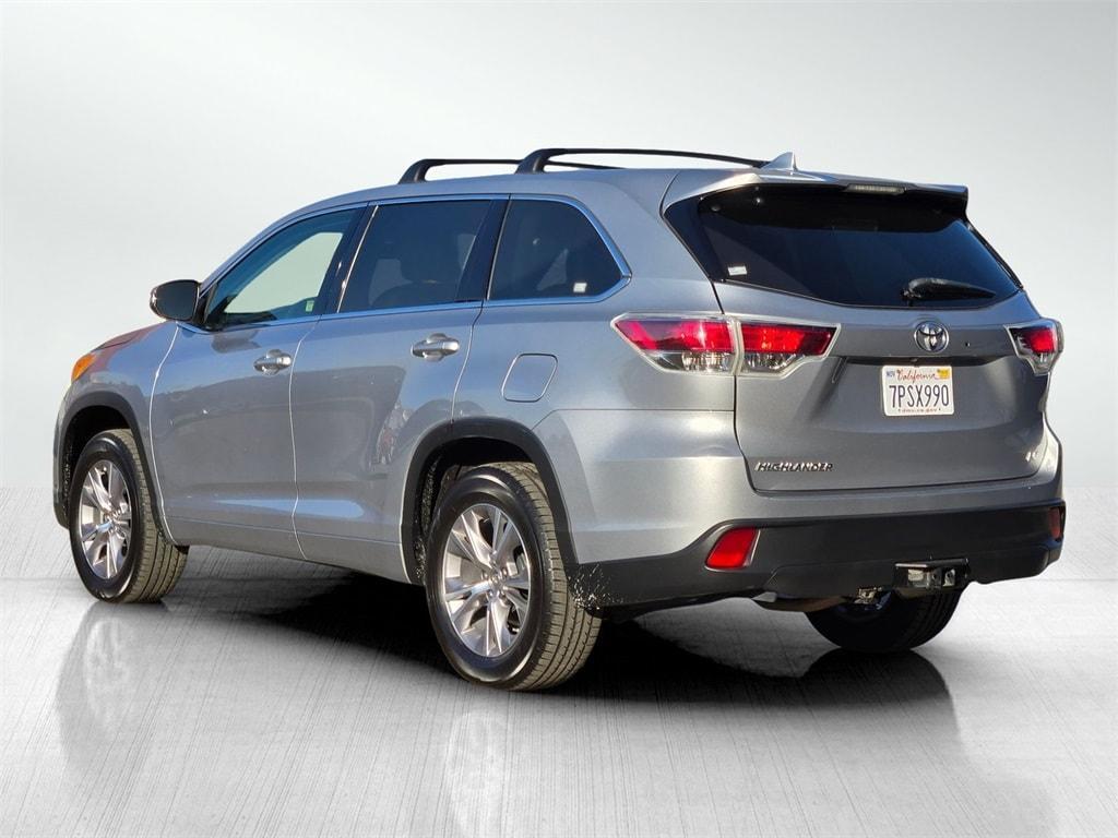 used 2015 Toyota Highlander car, priced at $18,995