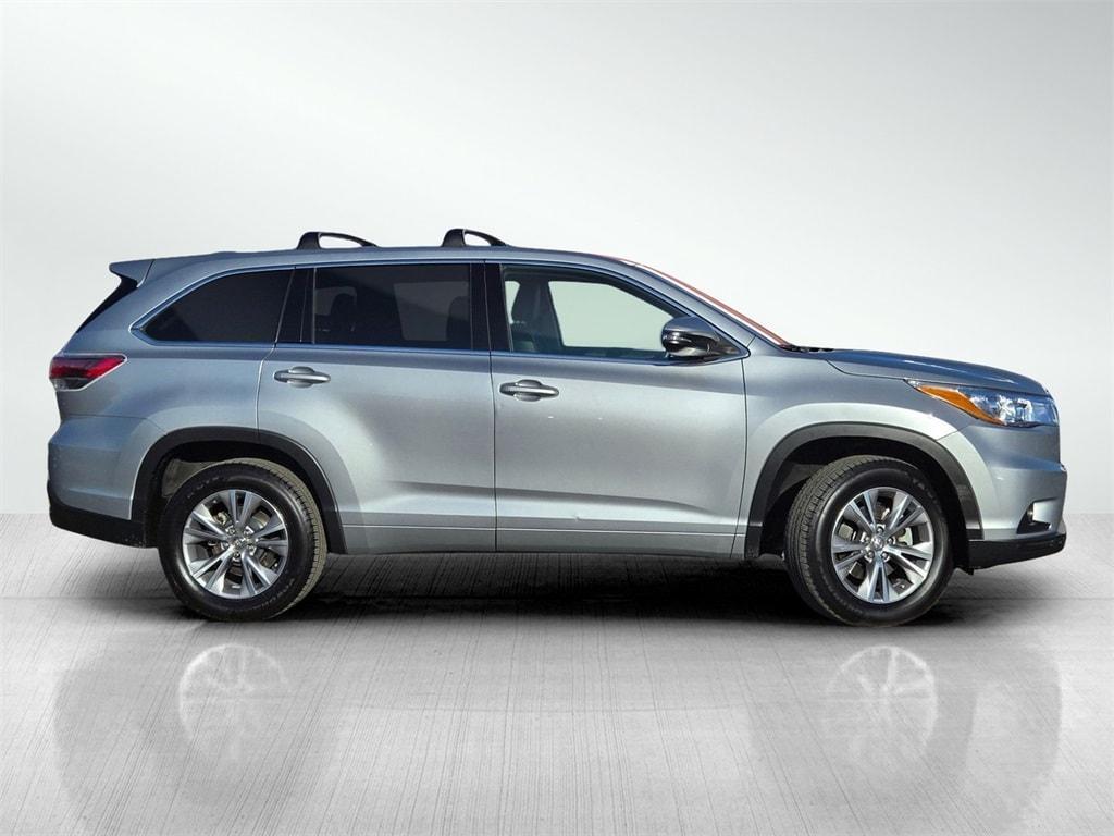 used 2015 Toyota Highlander car, priced at $18,995