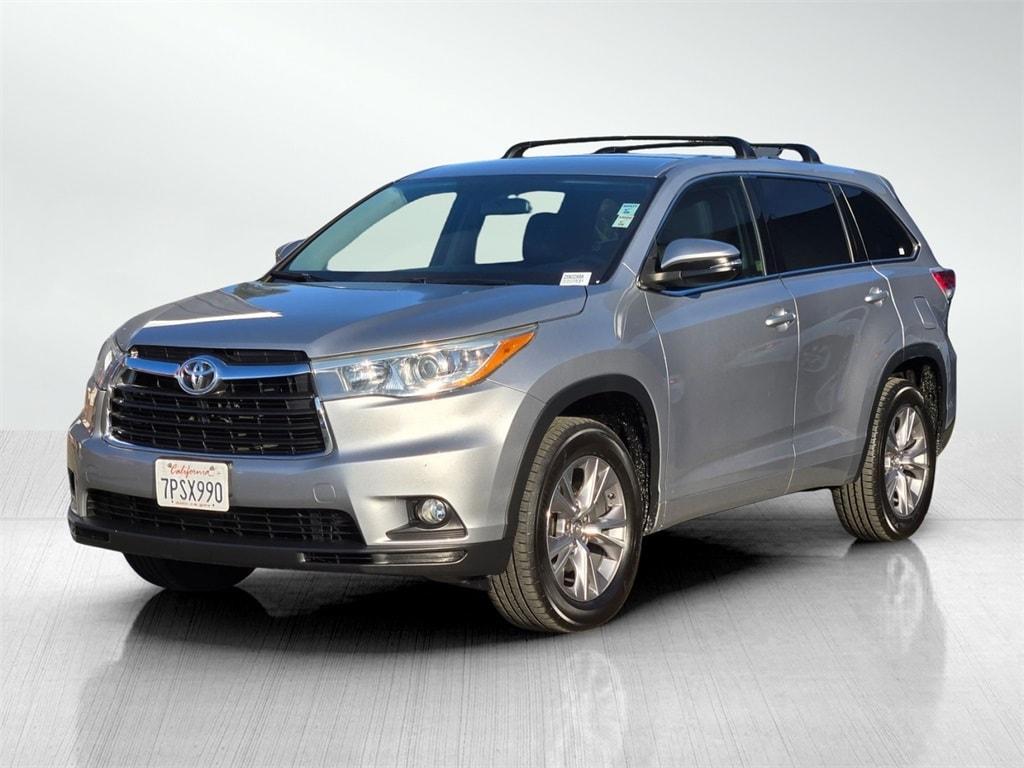 used 2015 Toyota Highlander car, priced at $18,995