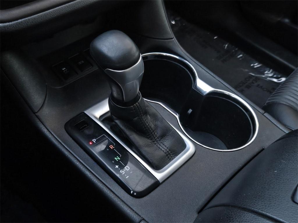 used 2015 Toyota Highlander car, priced at $18,995