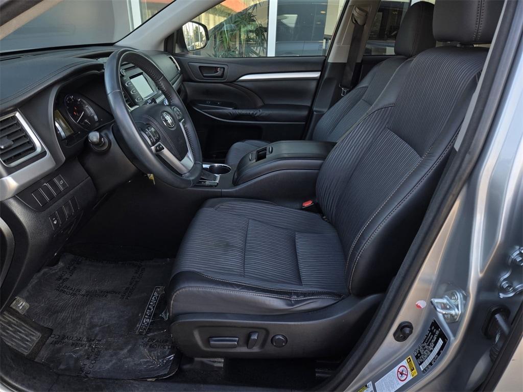used 2015 Toyota Highlander car, priced at $18,995