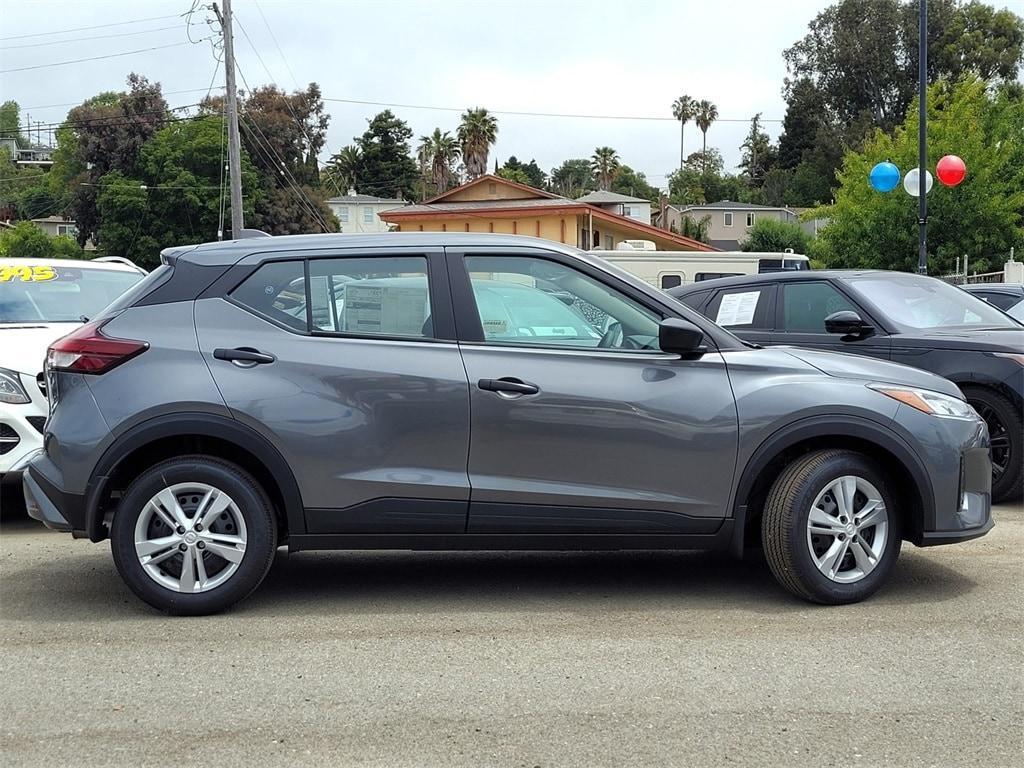 new 2025 Nissan Kicks Play car, priced at $22,350