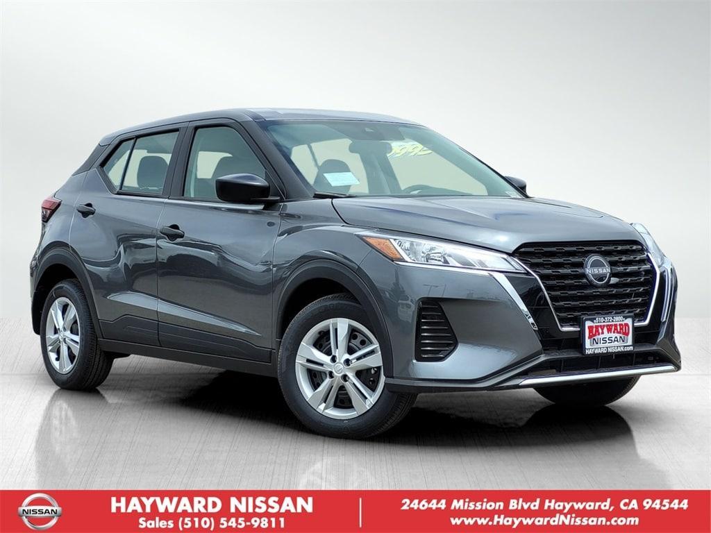 new 2025 Nissan Kicks Play car, priced at $22,350