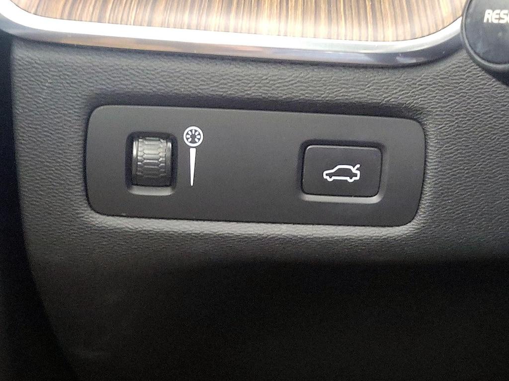 used 2022 Volvo XC60 car, priced at $34,998