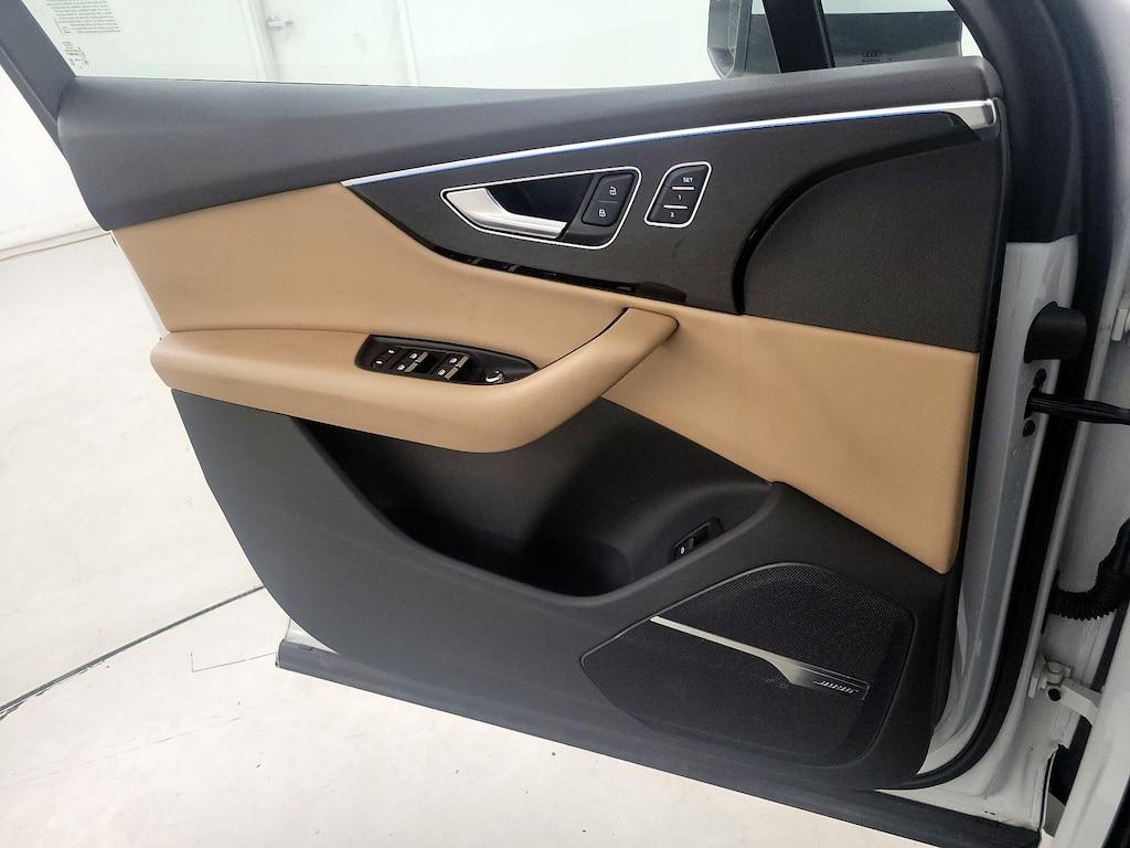 used 2020 Audi Q7 car, priced at $41,998