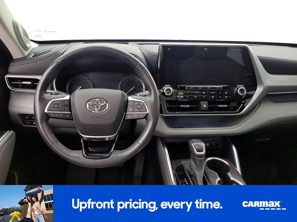 used 2021 Toyota Highlander car, priced at $44,998