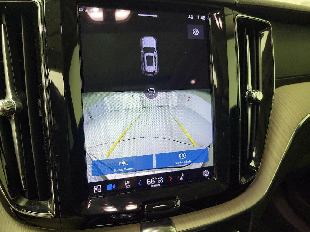 used 2022 Volvo XC60 Recharge Plug-In Hybrid car, priced at $39,998