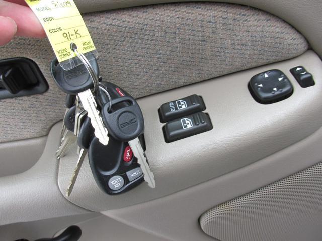 used 2002 GMC Sierra 2500 car, priced at $13,900