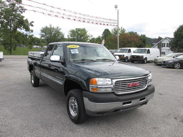 used 2002 GMC Sierra 2500 car, priced at $13,900