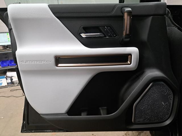 new 2025 GMC HUMMER EV Pickup car