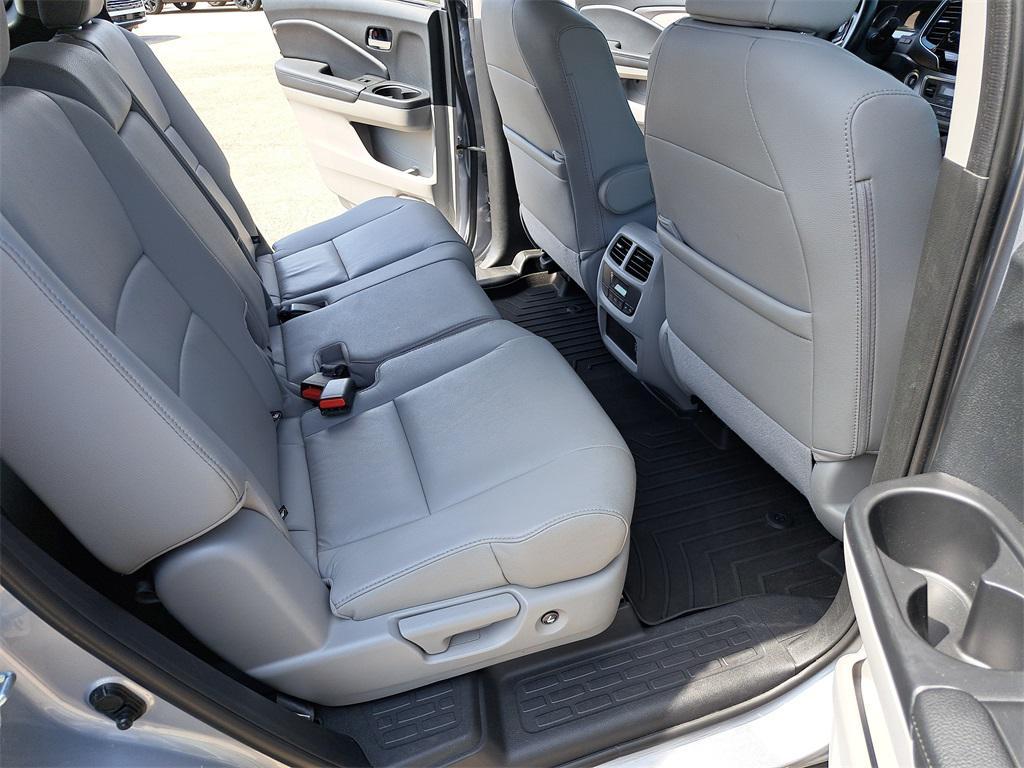 used 2022 Honda Pilot car, priced at $30,994