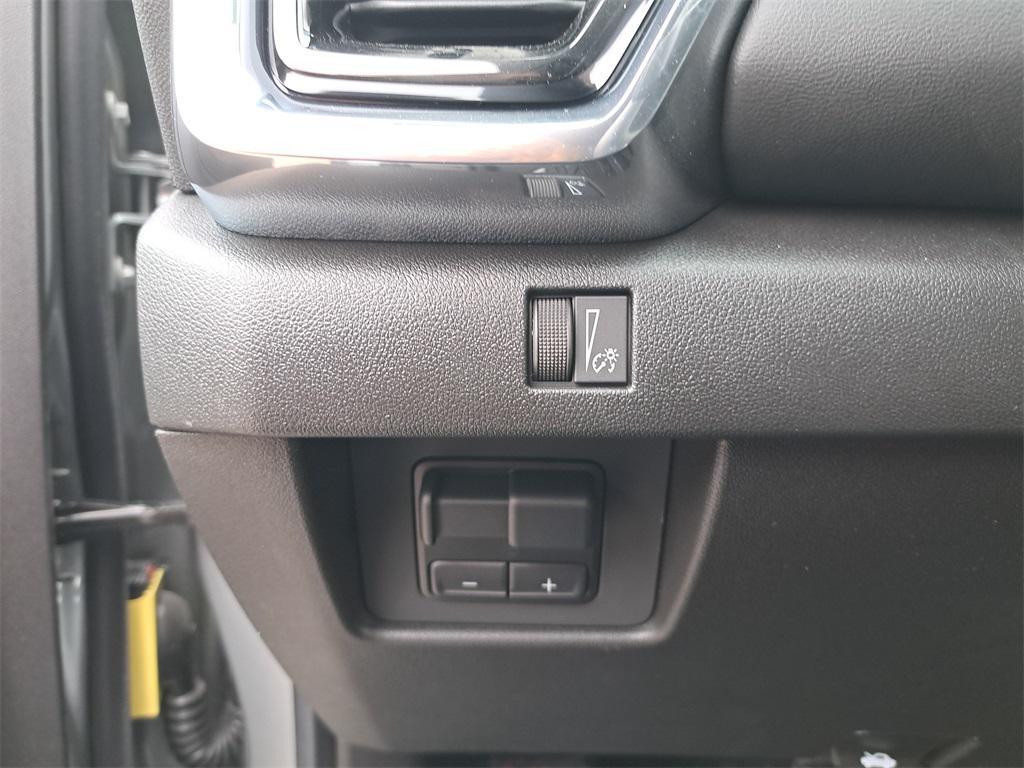 new 2025 GMC Canyon car, priced at $42,989