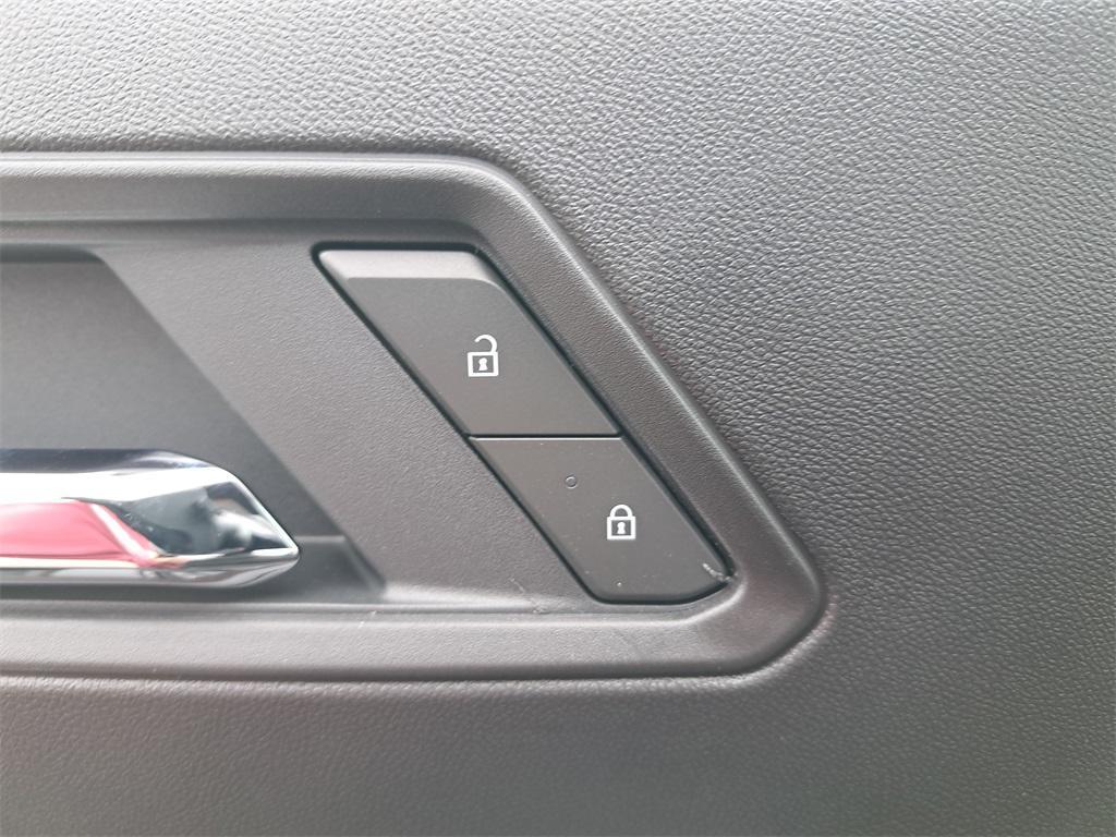 new 2025 GMC Canyon car, priced at $42,989