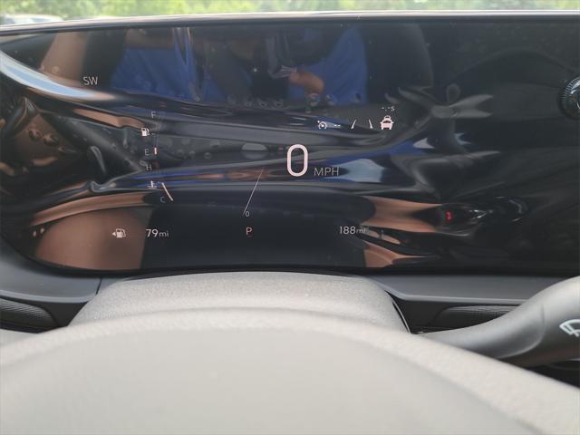 new 2025 Buick Envista car, priced at $27,037
