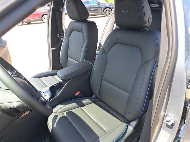 new 2025 Buick Envista car, priced at $27,037