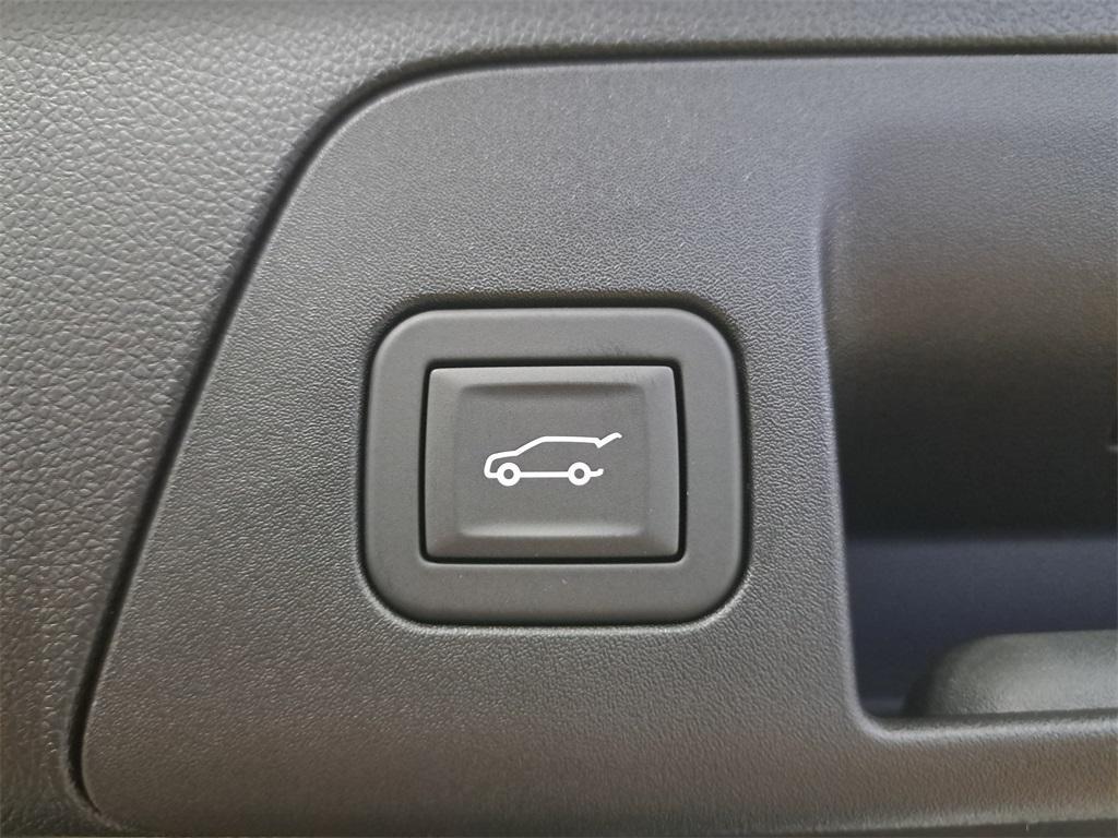 new 2025 Buick Envision car, priced at $39,350