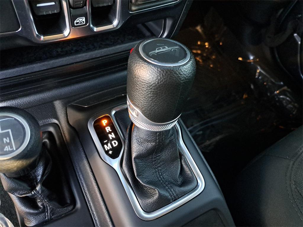 used 2022 Jeep Gladiator car, priced at $32,384