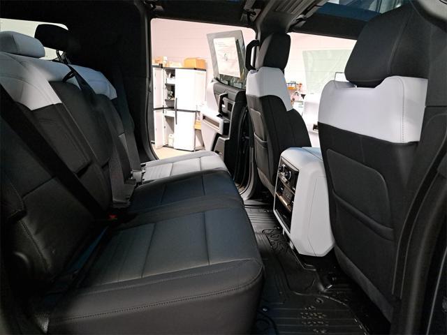 new 2025 GMC HUMMER EV SUV car