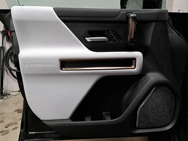 new 2025 GMC HUMMER EV SUV car