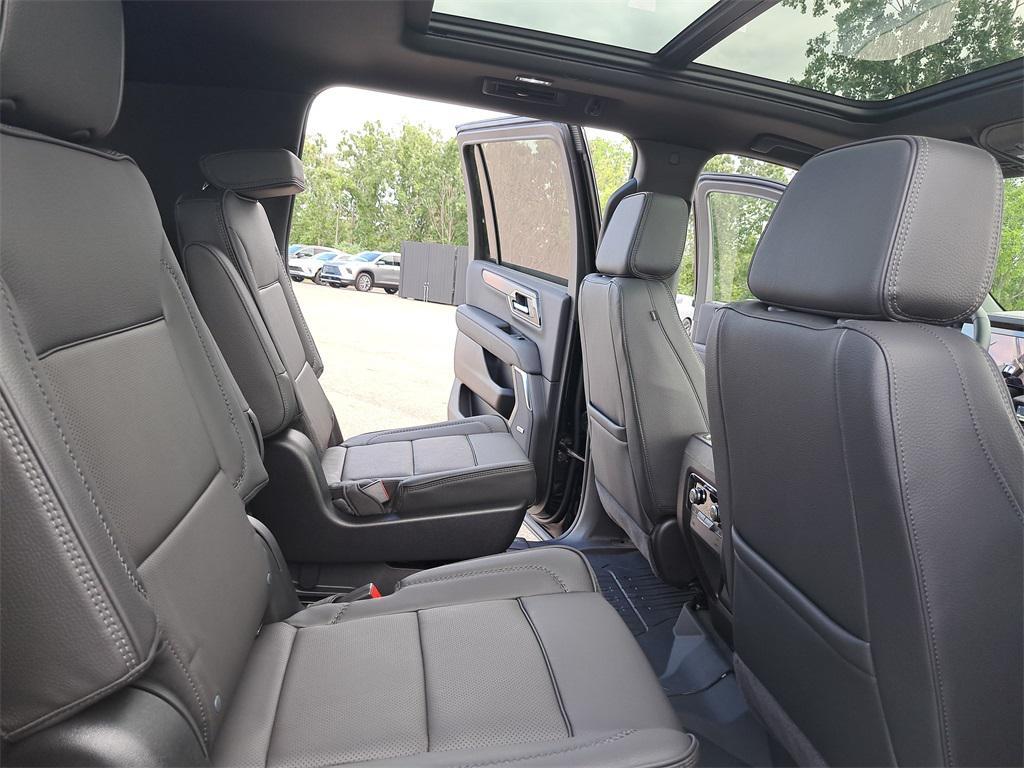 new 2025 GMC Yukon XL car, priced at $83,078