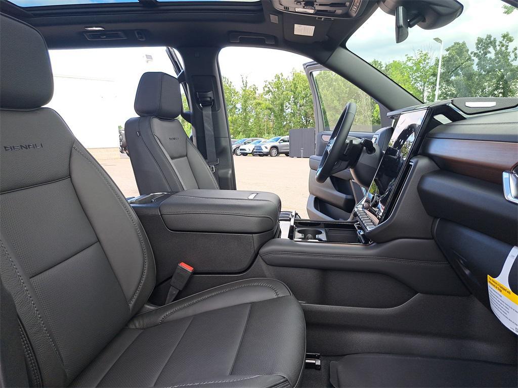 new 2025 GMC Yukon XL car, priced at $83,078
