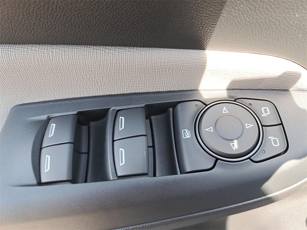 new 2025 Buick Envista car, priced at $29,471