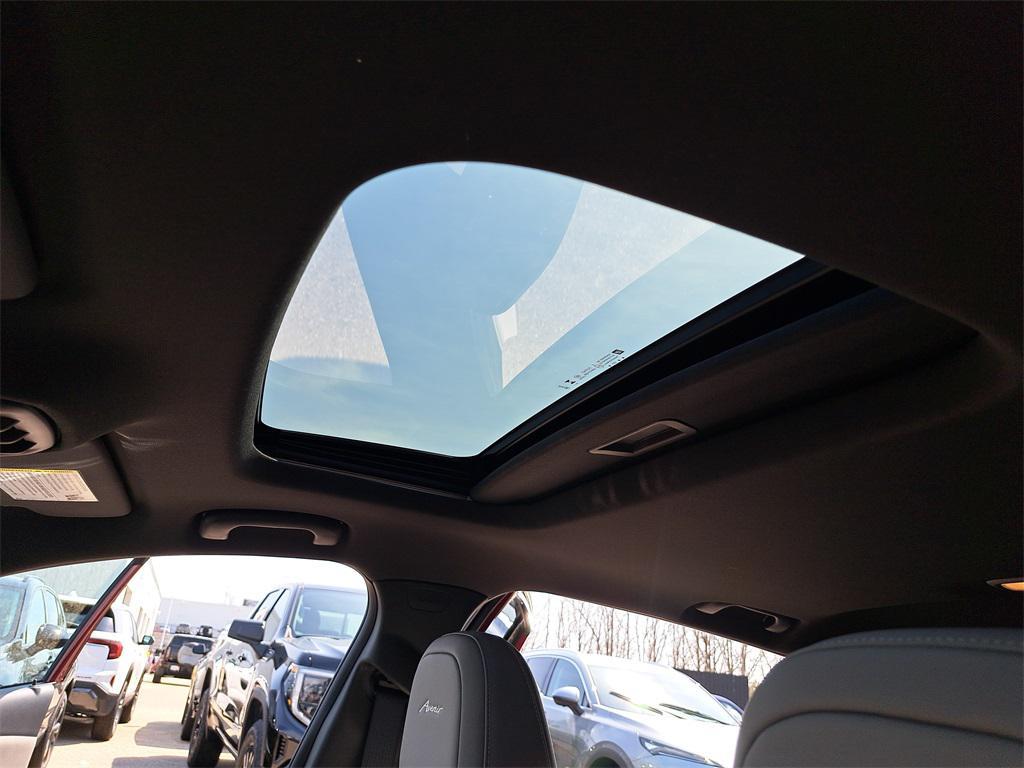 new 2025 Buick Envista car, priced at $29,471
