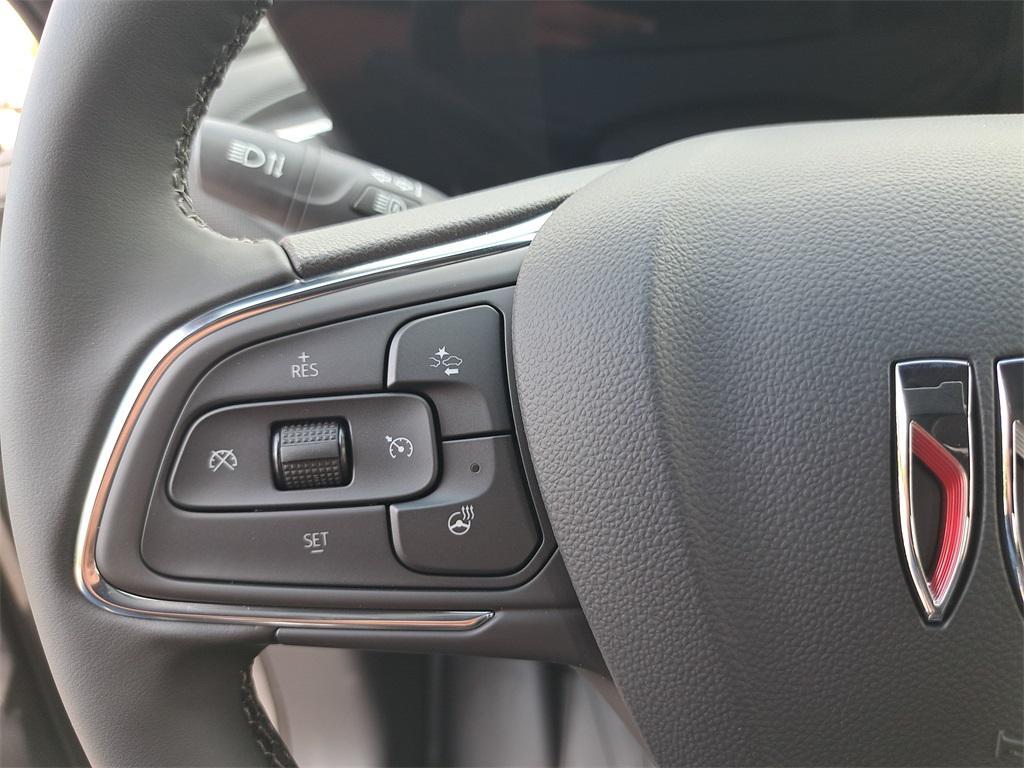 new 2025 Buick Envista car, priced at $25,260