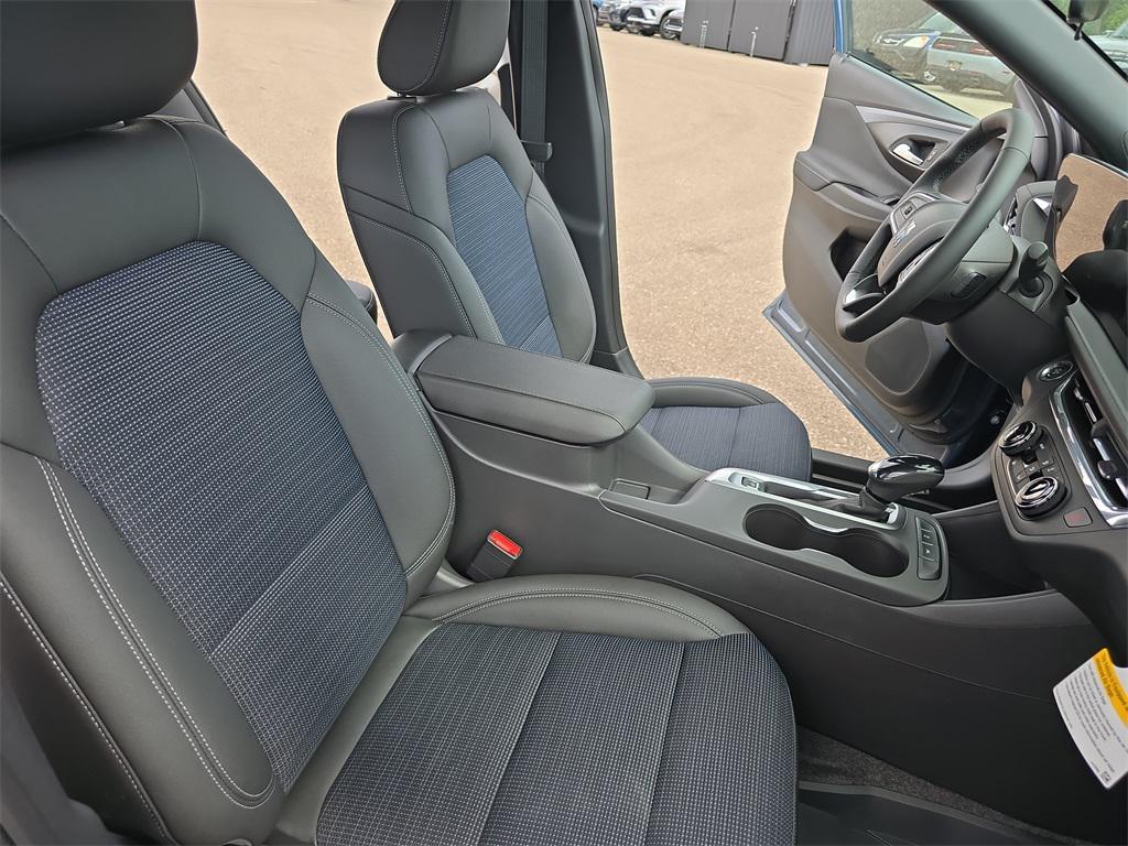 new 2025 Buick Envista car, priced at $25,260