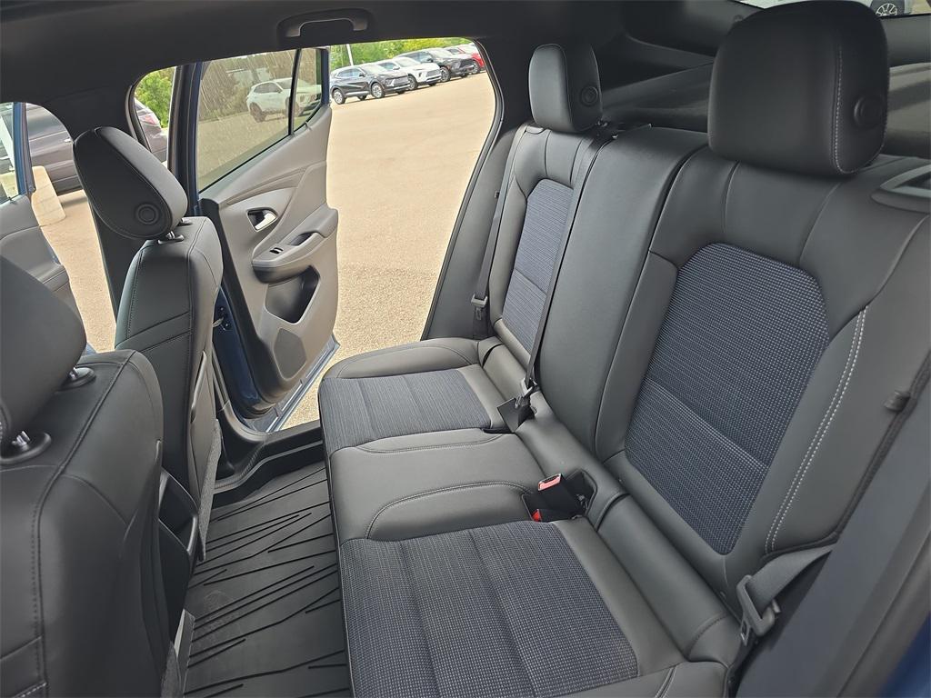 new 2025 Buick Envista car, priced at $25,260