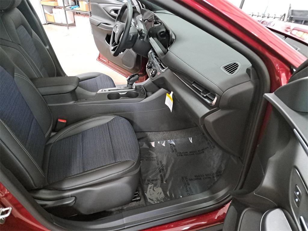 new 2025 Buick Envista car, priced at $24,942
