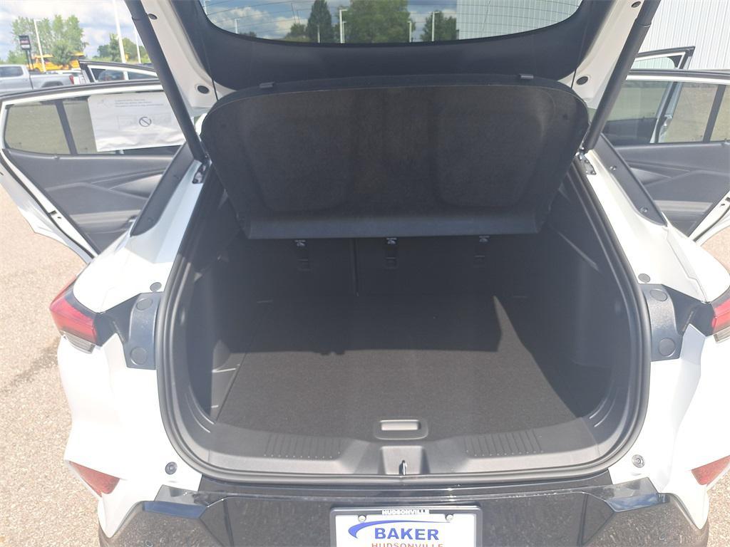 new 2025 Buick Envista car, priced at $26,561