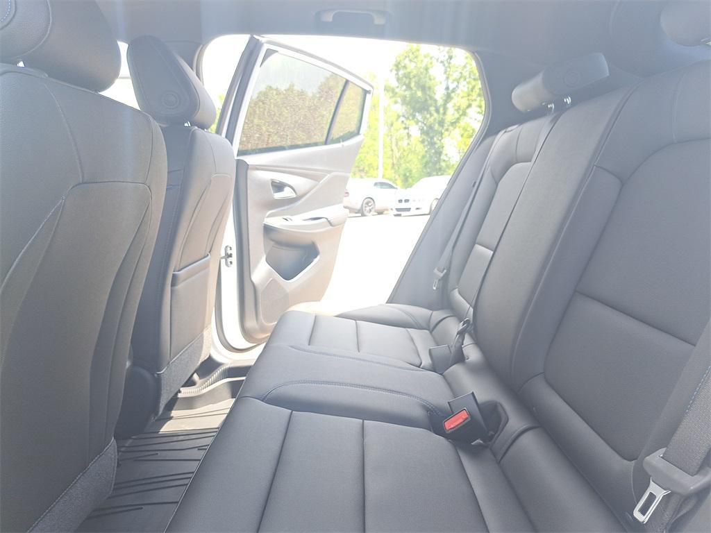 new 2025 Buick Envista car, priced at $26,561