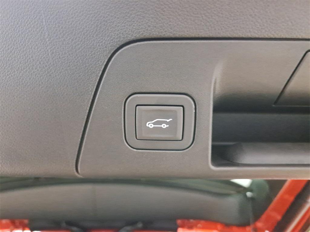 new 2025 Buick Envision car, priced at $39,044