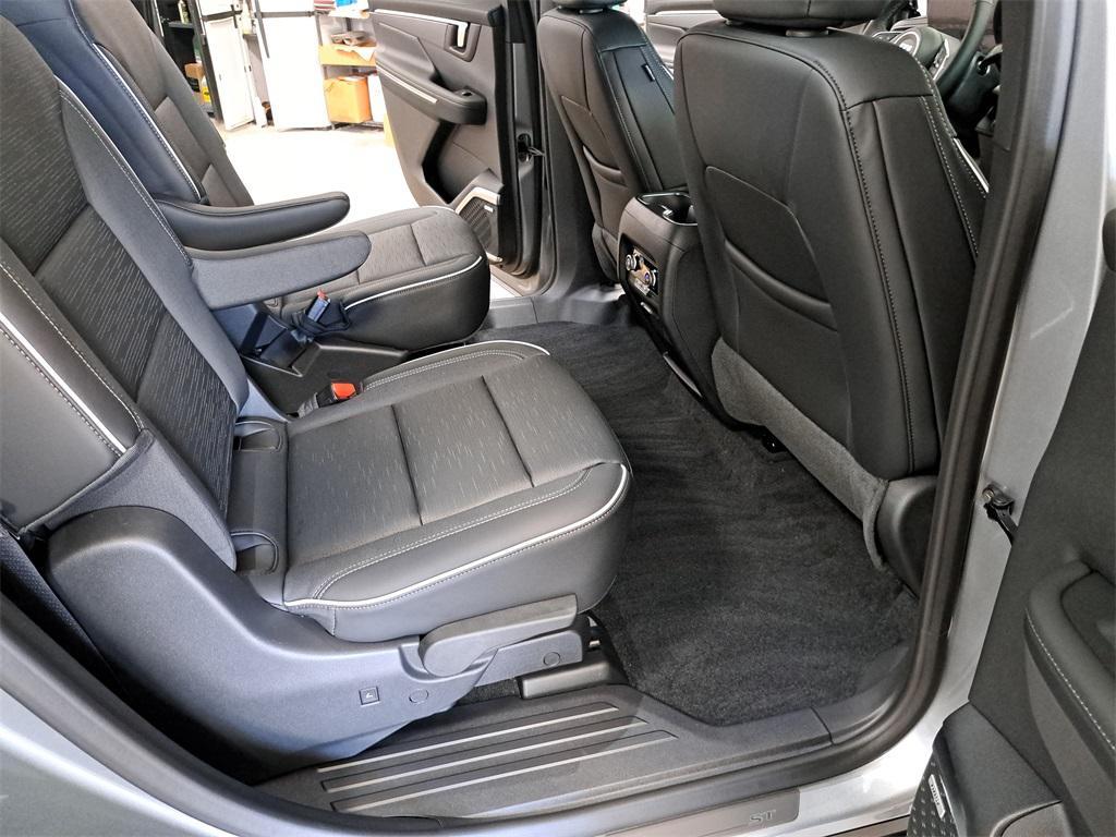 new 2025 Buick Enclave car, priced at $47,956