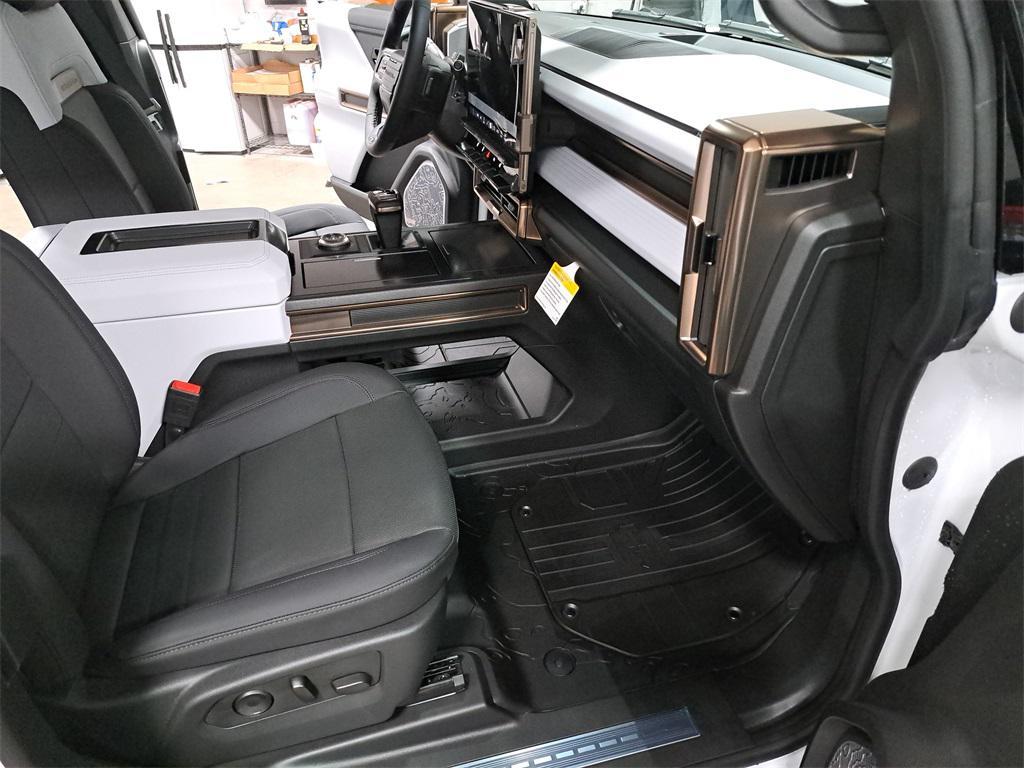 new 2025 GMC HUMMER EV SUV car