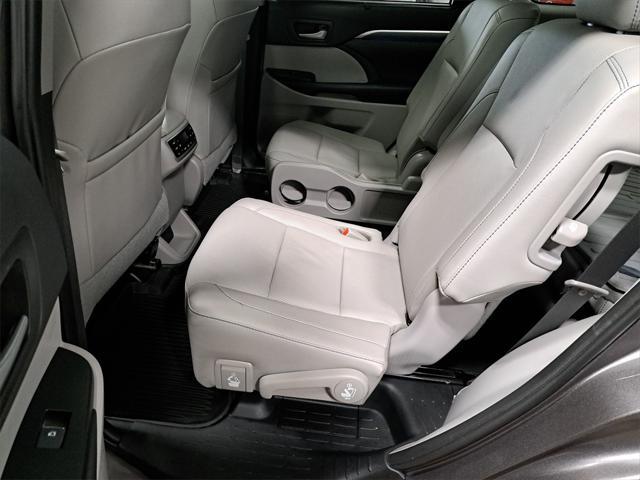 used 2019 Toyota Highlander Hybrid car, priced at $28,389