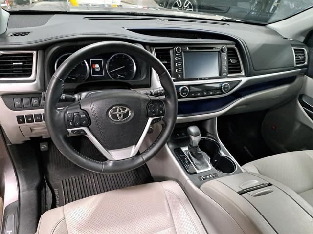 used 2019 Toyota Highlander Hybrid car, priced at $28,389
