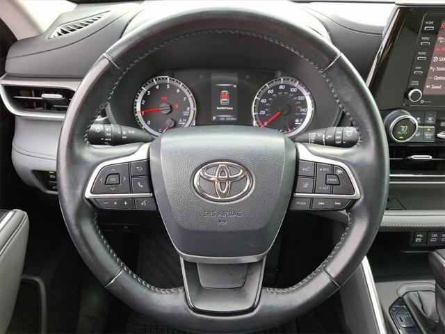 used 2022 Toyota Highlander car, priced at $32,976