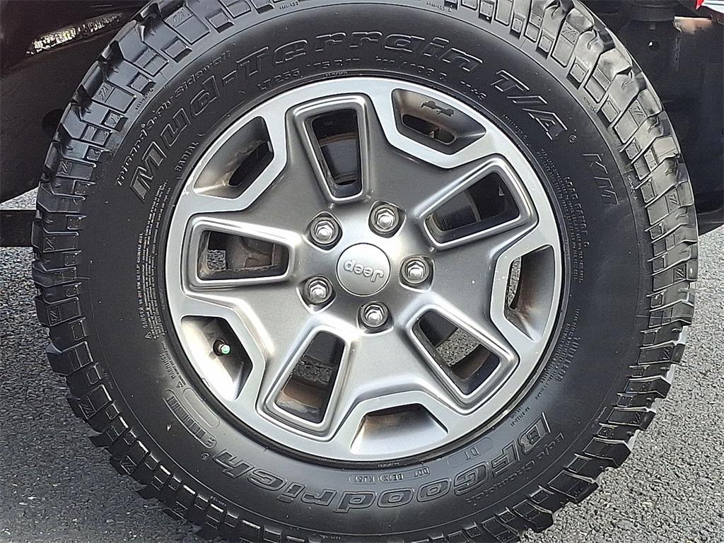 used 2013 Jeep Wrangler Unlimited car, priced at $17,640