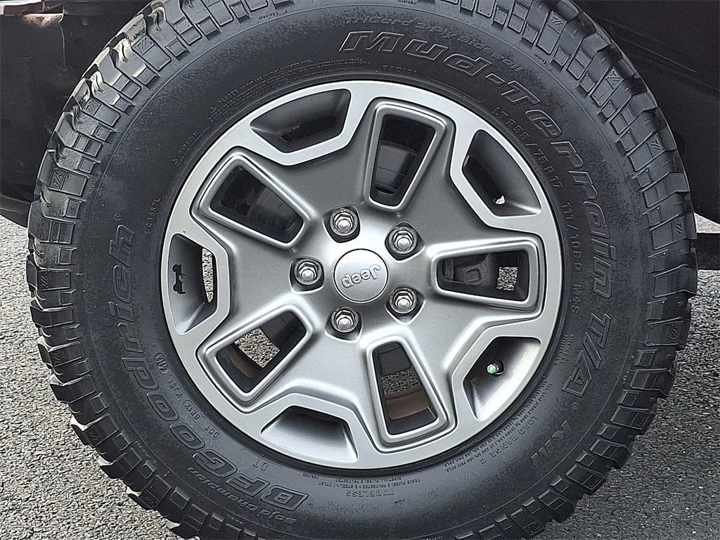 used 2013 Jeep Wrangler Unlimited car, priced at $17,640