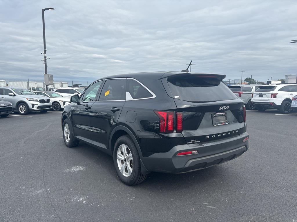 used 2022 Kia Sorento car, priced at $25,495