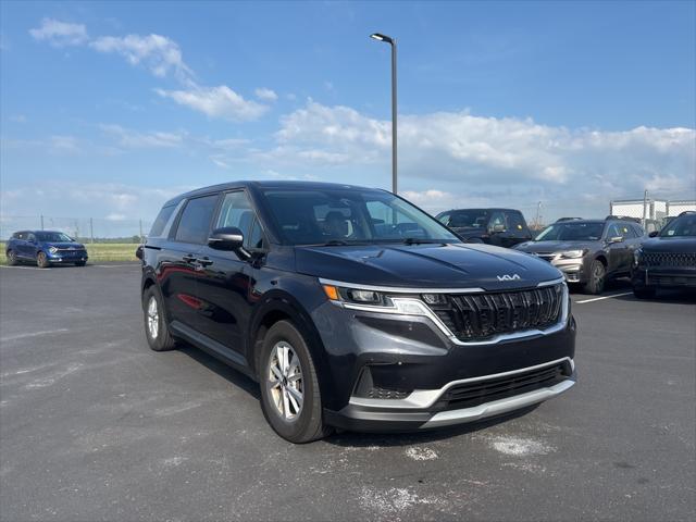 used 2022 Kia Carnival car, priced at $28,000
