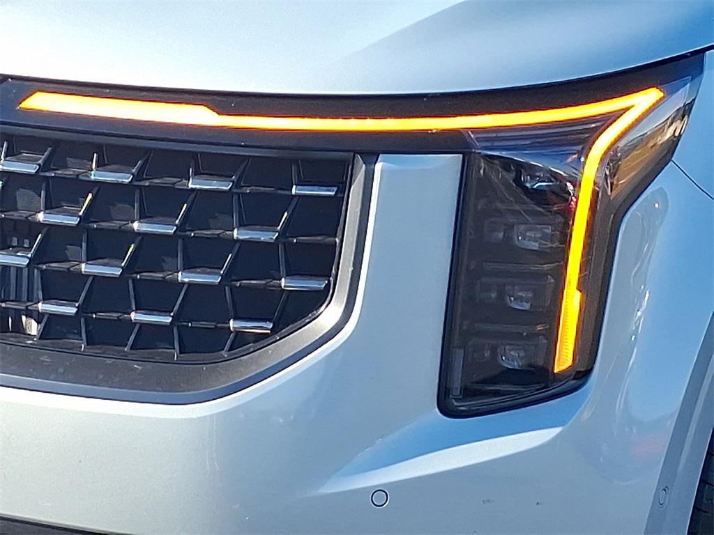 used 2025 Kia Carnival Hybrid car, priced at $46,337