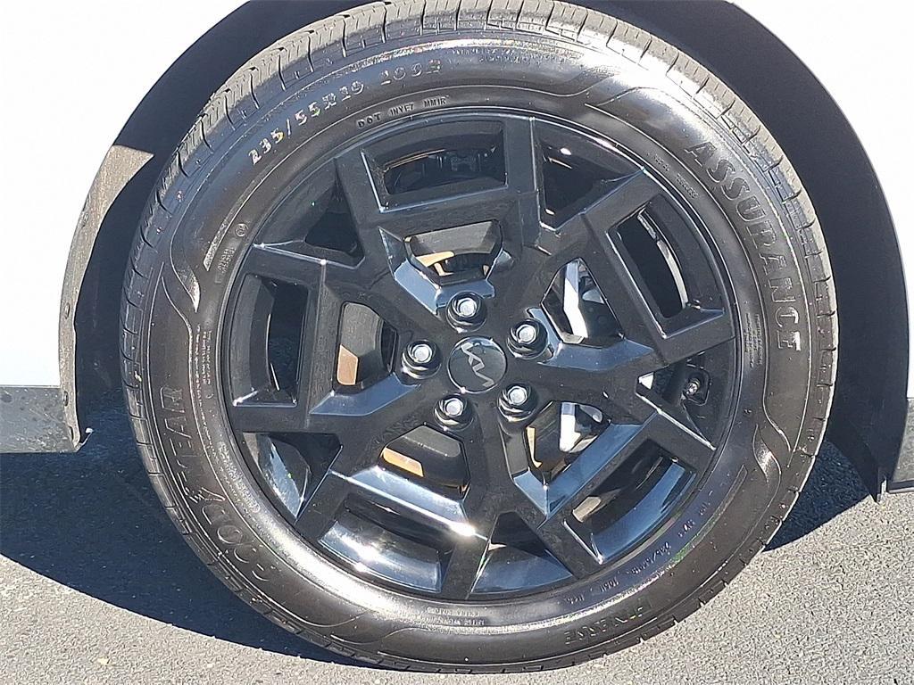 used 2025 Kia Carnival Hybrid car, priced at $46,337