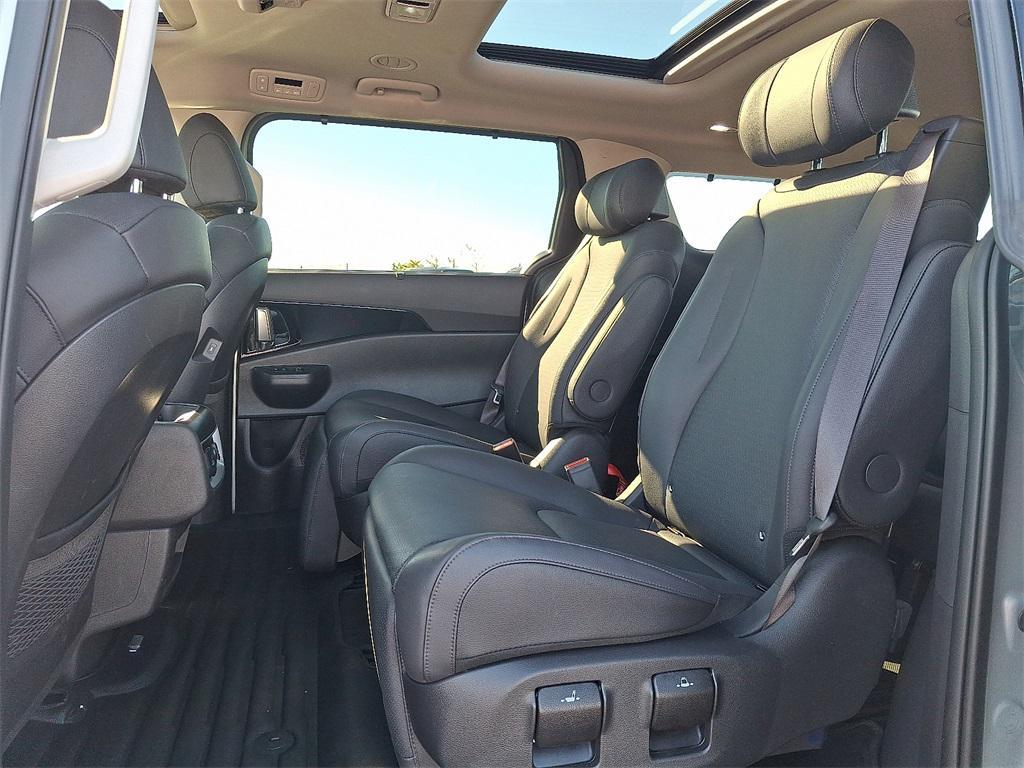 used 2025 Kia Carnival Hybrid car, priced at $46,337