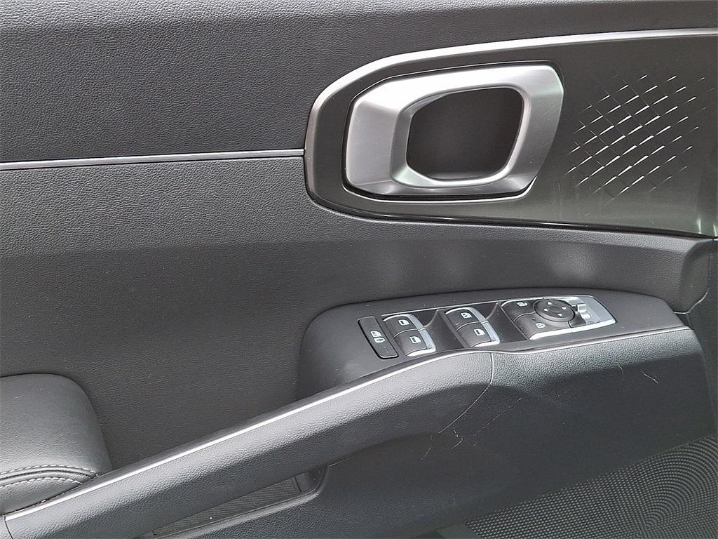 used 2023 Kia Sorento Hybrid car, priced at $30,350