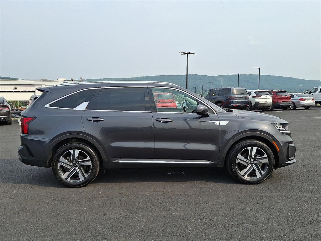 used 2023 Kia Sorento Hybrid car, priced at $30,350
